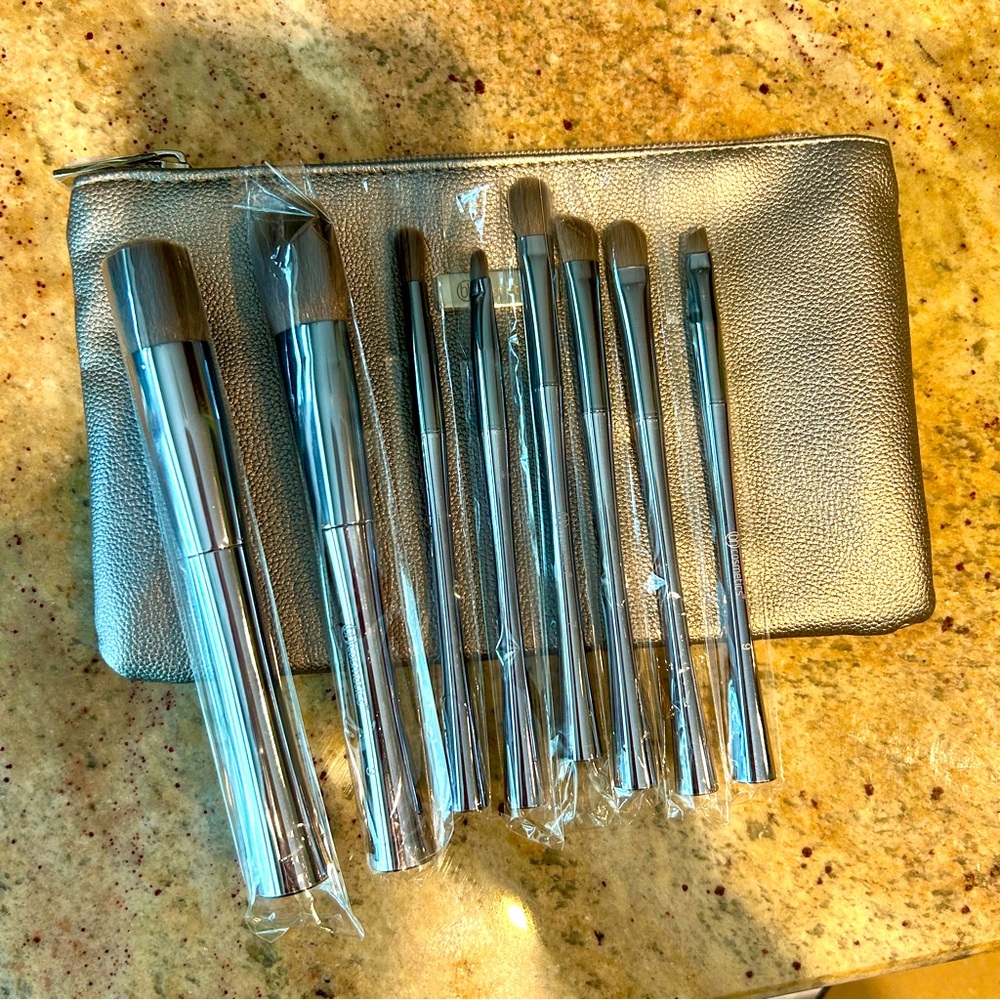 BH Cosmetics 8 piece brush set
